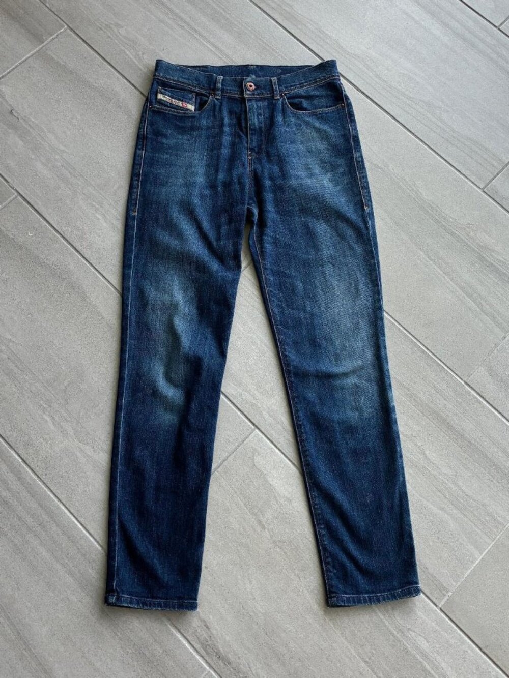 Diesel Highkee High-Waisted Straight-Leg Jeans – Dark Wash 💙